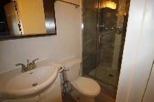Furnished Room Near Yonge/Steeles, North York, First of July - Photo 2