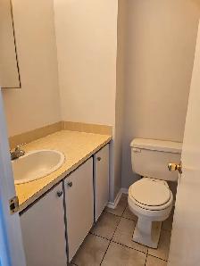 3 Bdrm Condo Townhouse w door Parking  - OPEN HOUSE SUN 2-4 - Photo 3