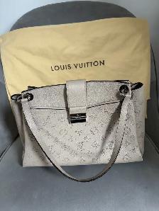 Louis Vuitton handbag  authentic with papers - Photo 2