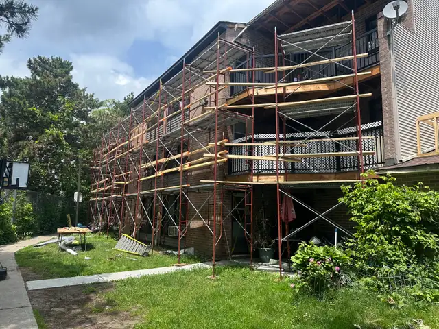 Exterior Renovation / Construction Crew Member