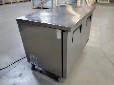 True TUC-48 48′′ 2 Door Under Counter Refrigerator - Photo 2
