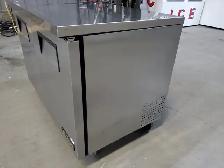 True TUC-48 48′′ 2 Door Under Counter Refrigerator - Photo 4