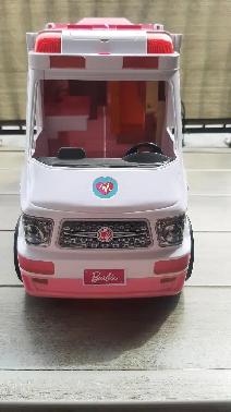 Barbie Transforming Ambulance and Clinic Playset with Lights - Photo 5