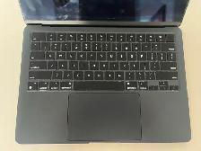 Cracked/Damaged Screen Macbook Air  13' M3 2024 8GB 256 GB $350 - Photo 4