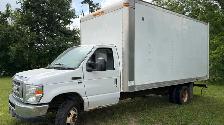 2014 Ford Econoline Commercial Cutaway E450 - Photo 4