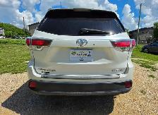2015 Toyota Highlander XLE 4WD /NAV/HEATED SEATS/LOW KM! - Photo 12