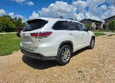 2015 Toyota Highlander XLE 4WD /NAV/HEATED SEATS/LOW KM! - Photo 14