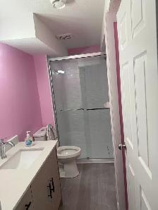 Private or shared Bedroom for Rent in West Edmonton - Photo 2