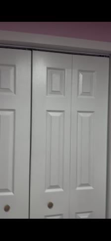 Private or shared Bedroom for Rent in West Edmonton - Photo 11