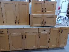 Light Maple Kitchen Cabinets - Photo 3