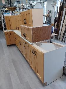 Light Maple Kitchen Cabinets - Photo 4