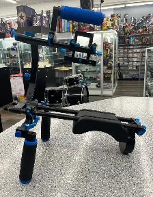 Neewer Shoulder Cage - Photo 2