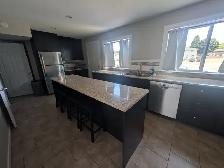 4 Bedroom, Furnished & Pet Friendly - Photo 2