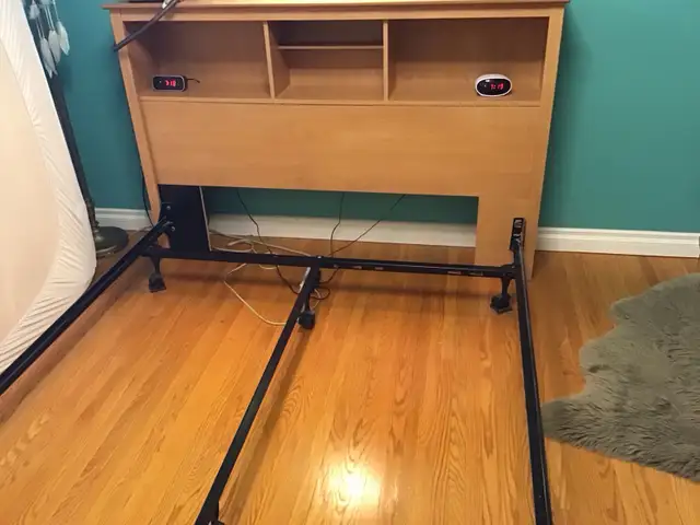 QUEEN BED