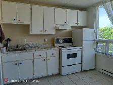 3-1/2, Subway/Metro Jolicoeur/Monk, 1050 $ /m