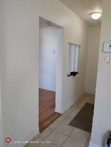 3-1/2, Subway/Metro Jolicoeur/Monk, 1050 $ /m - Photo 2