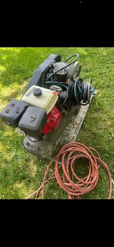 GASOLINE AIR COMPRESSOR - Photo 2