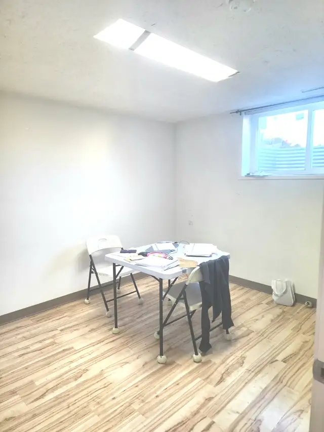 Room for rent in Calgary , 10 min walk to Marlborough  LRT $500