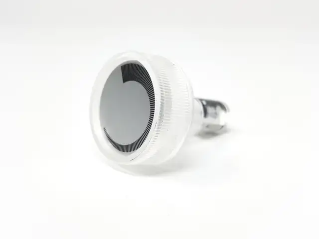 1 BOUTON OUELLET CLAIRE NEUF NEW BOT15