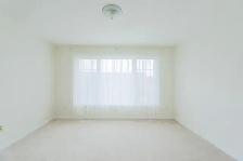 Modern Townhouse Near Woodbine Beach For Rent - Photo 6
