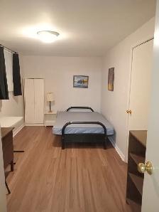 Basement bachelor apartment for rent - Photo 4