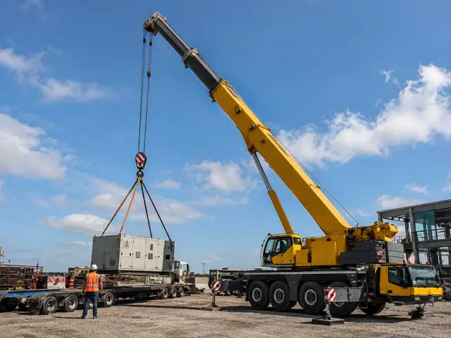 CRANE OPERATOR