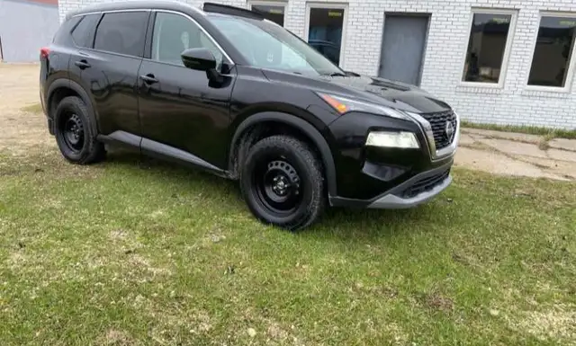 Nissan rogue  SV AWD