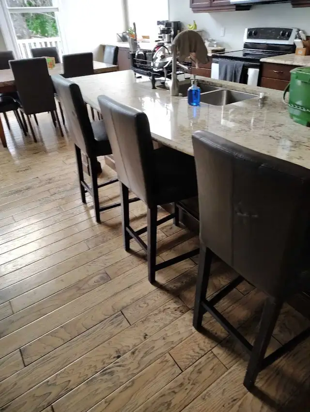 3 counter height stools