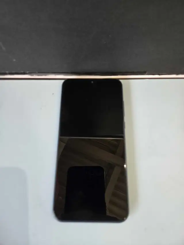 MOTOROLA E 32GB CELLPHONE