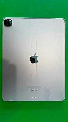 Apple iPad 12.9 inch, 6th Generation. - Photo 2