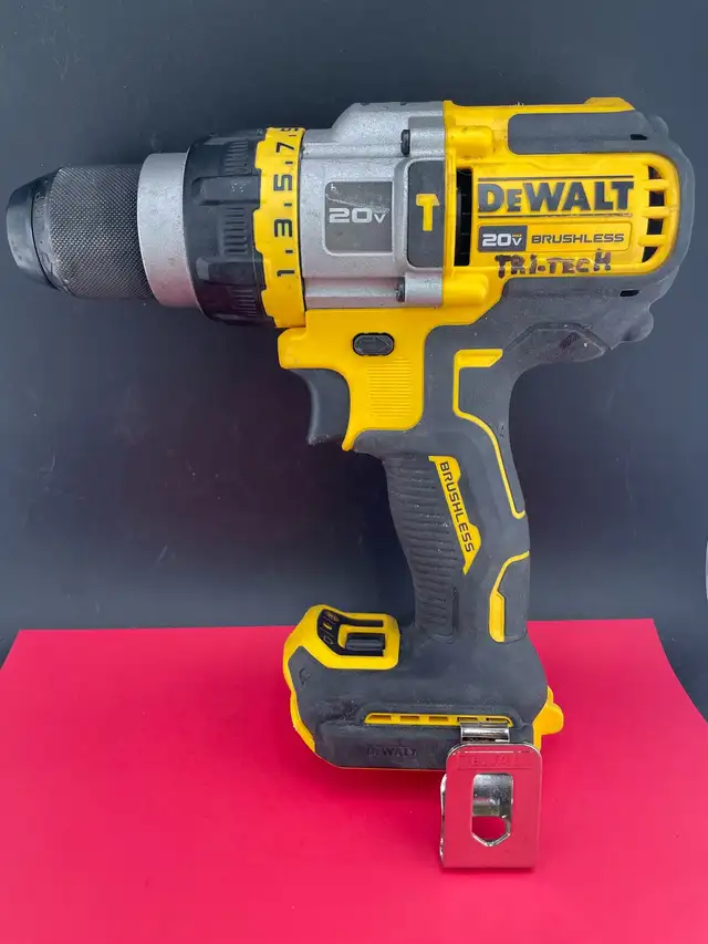 DEWALT HAMMER DRILL DCF888