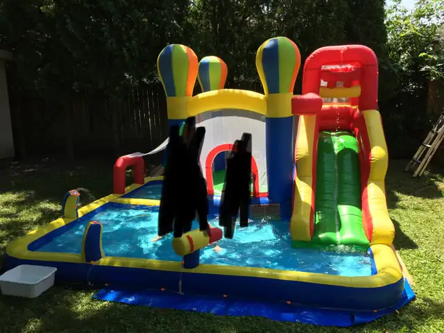 blow up bounce castle