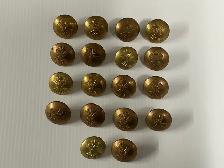 Vintage Canadian military uniform buttons and badges - Photo 2