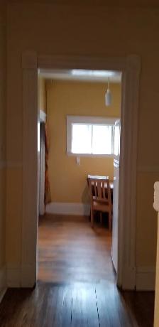 Large sunny furnished room for rent near Dal - Photo 8