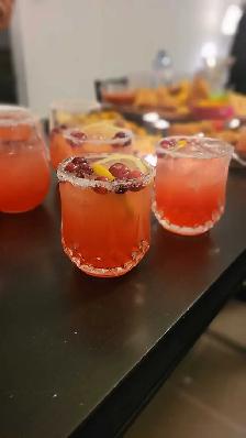 EXPERIENCED BARTENDERS FOR HIRE - Photo 4