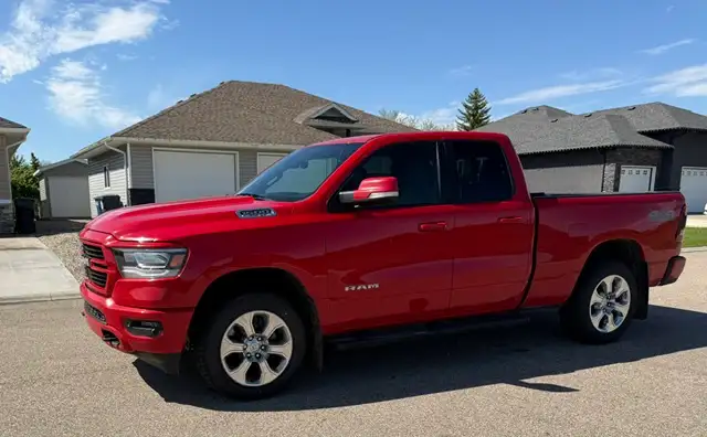 2020 RAM 1500 QUAD CAB 4X4 - - SLT - PKG – 6.3 FT BOX