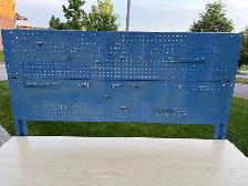 Work Bench 60x30 with pegboard - Photo 2