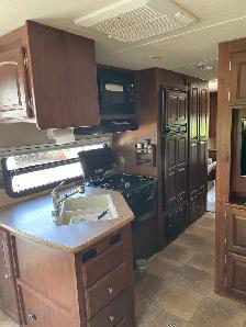 Rockwood Windjammer 30’ camper trailer - Photo 5