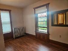 One Bedroom Apartment For Rent - Photo 5