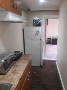 Sharing room for rent with 1 other person (main floor) - Photo 9