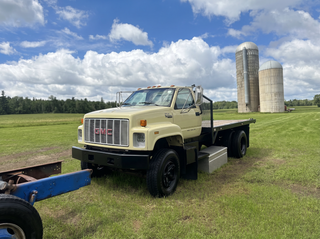 1993 GMC TopKick C7000 - 3-Ton Flat Deck, 366 V8, 5-Spd