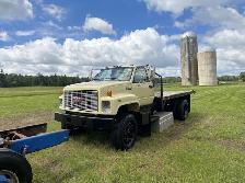 1993 GMC TopKick C7000 - 3-Ton Flat Deck, 366 V8, 5-Spd