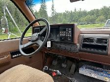 1993 GMC TopKick C7000 - 3-Ton Flat Deck, 366 V8, 5-Spd - Photo 3