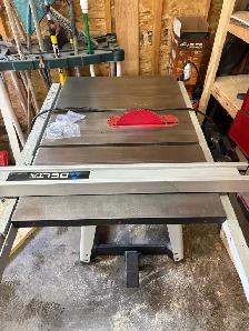 Delta Table Saw - Photo 2