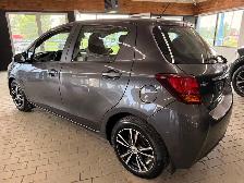 2015 Toyota Yaris 5dr HB Auto LE - Photo 3