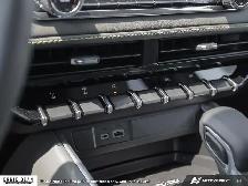 2026 Chevrolet Colorado ZR2 - Photo 24