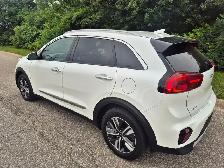 2022 Kia Niro Plug-In EX Premium FWD - Photo 7