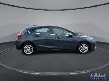 2018 Chevrolet Cruze LT 4dr HB - Photo 9