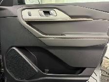 2026 Ford Explorer ACTIVE 200A | GLASS ROOF | ACTIVE COMFORT PAC - Photo 42
