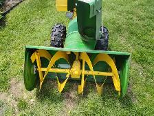 SOUFFLEUSE.    JOHN  DEERE 10X32.